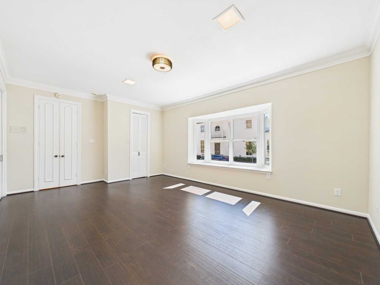 7608 Del Monte Dr - Photo 5 of 47