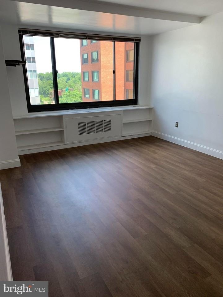 1021 Arlington Blvd Apt 609 #609 - Photo 2 of 12