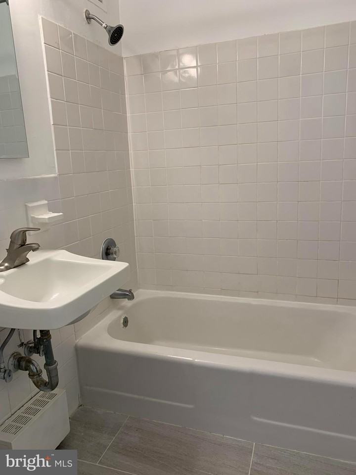 1021 Arlington Blvd Apt 609 #609 - Photo 6 of 12