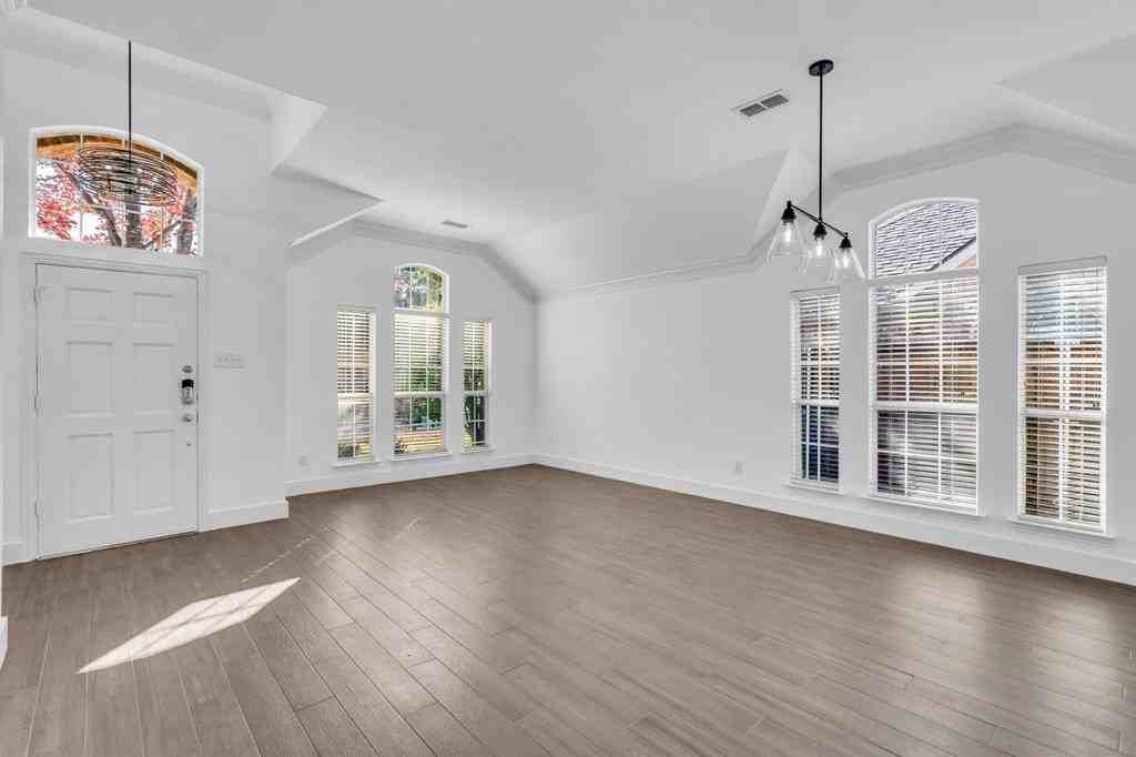 4024 Mattise Dr - Photo 2 of 15