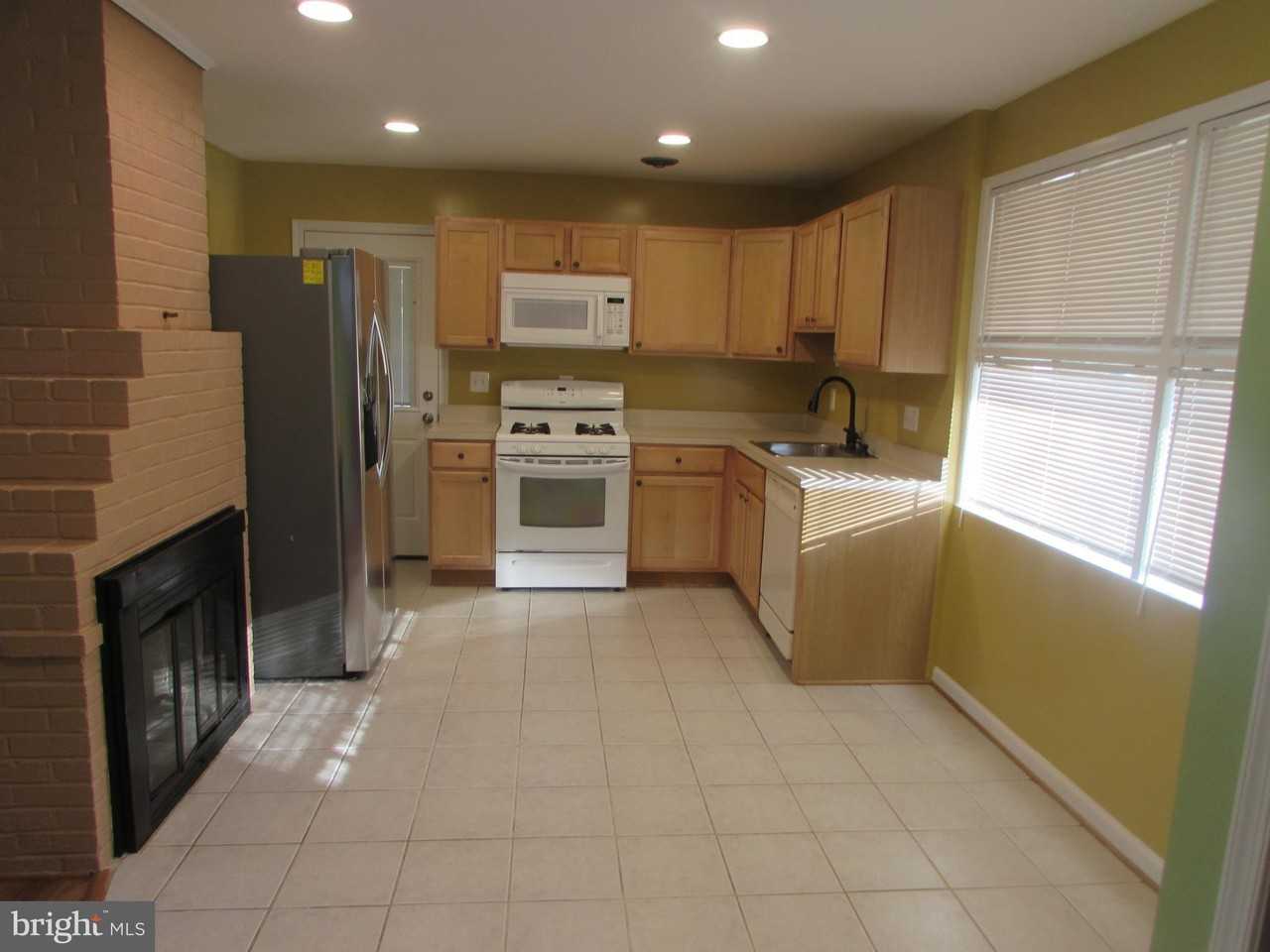 7305 Charlotte St - Photo 3 of 16