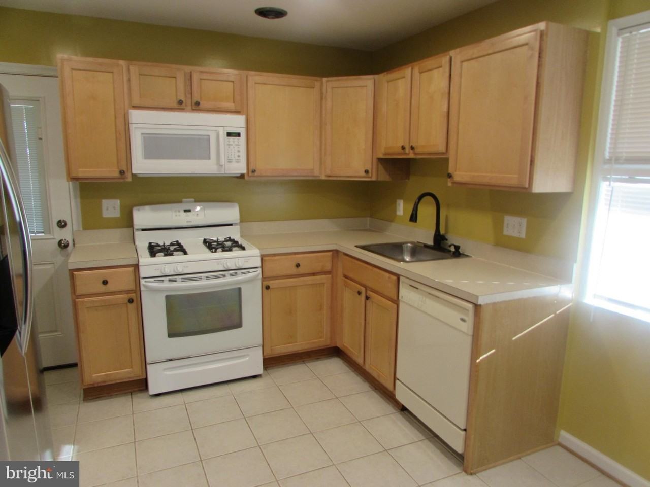 7305 Charlotte St - Photo 5 of 16