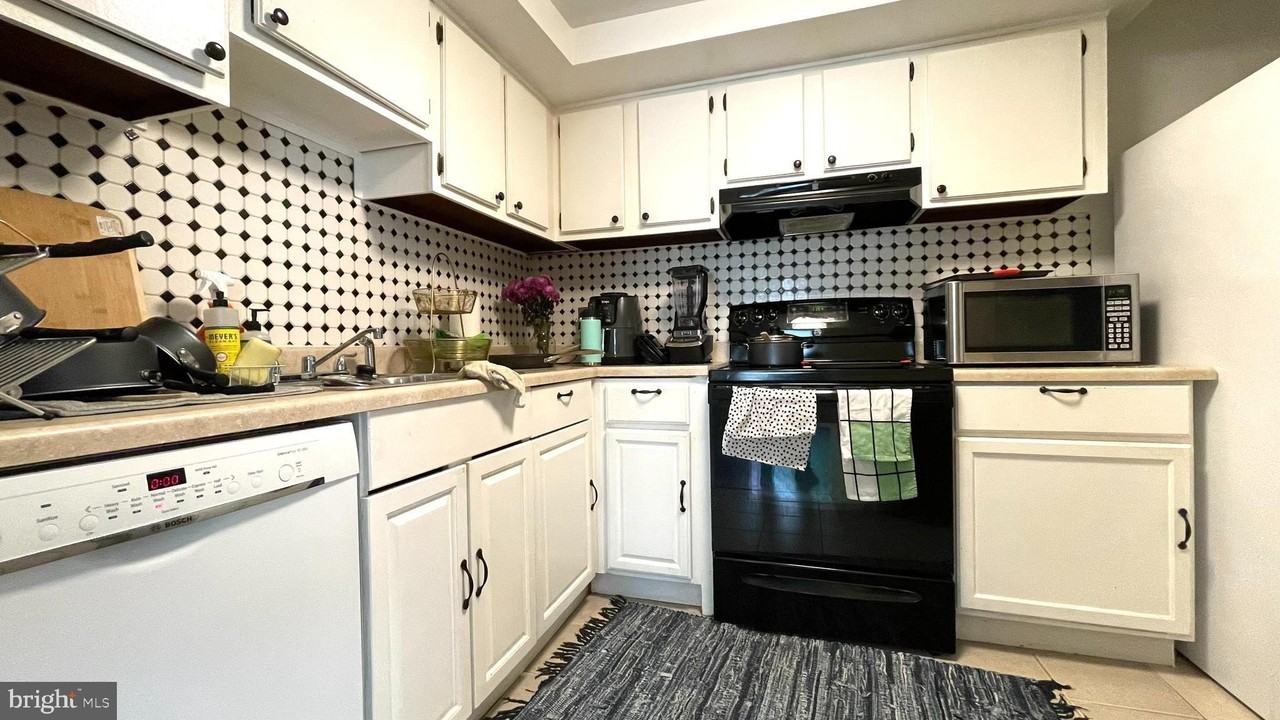 8766 Walutes Cir Unit D #D - Photo 2 of 8