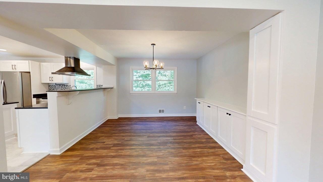 6602 Greenview Ln - Photo 6 of 28