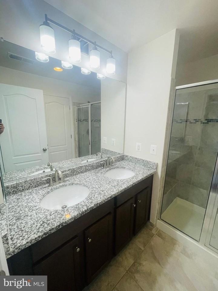 24677 Capecastle Ter - Photo 7 of 33