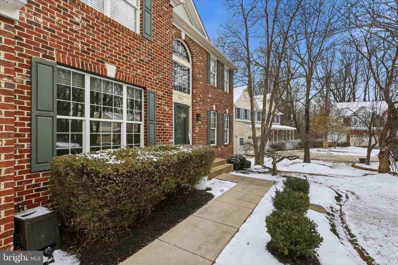 9212 Zachary Ct - Photo 3 of 50