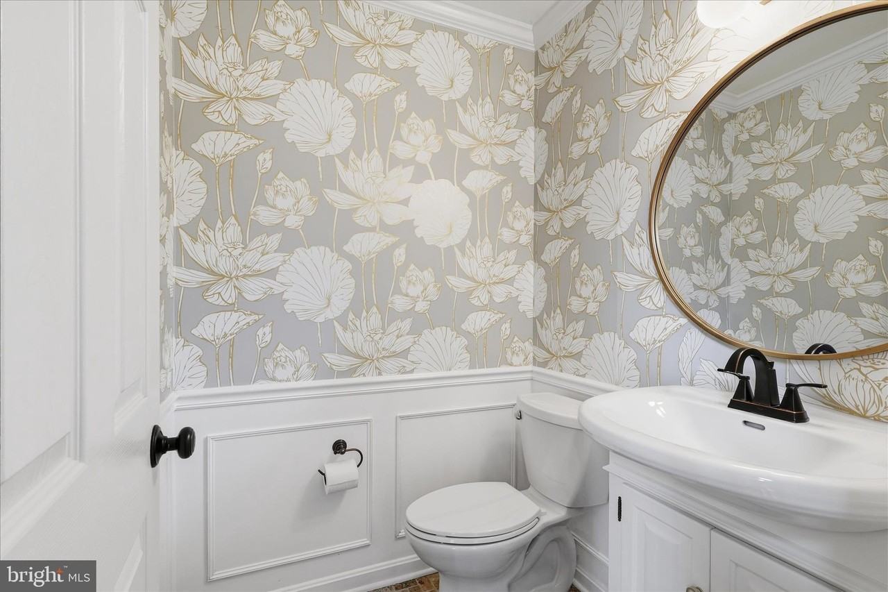 9212 Zachary Ct - Photo 7 of 50