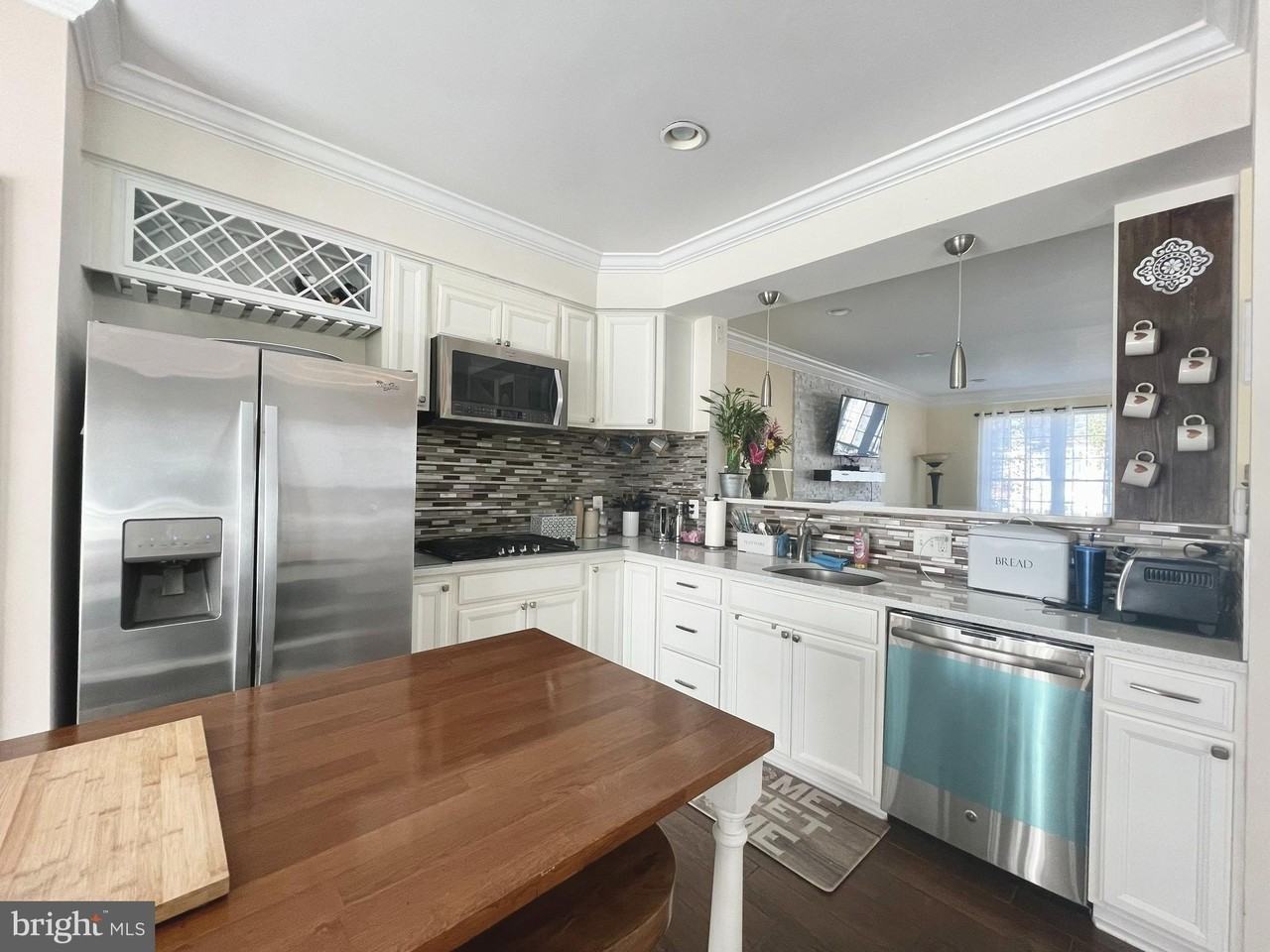 14069 Madrigal Dr - Photo 5 of 11