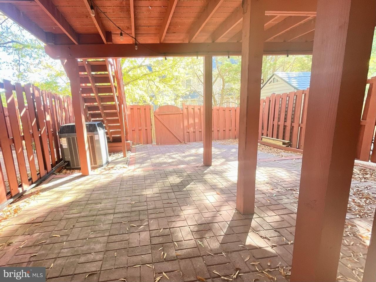 14069 Madrigal Dr - Photo 7 of 11