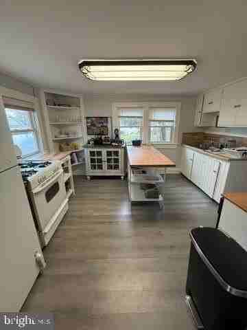 524 Lafayette St - Photo 6 of 20