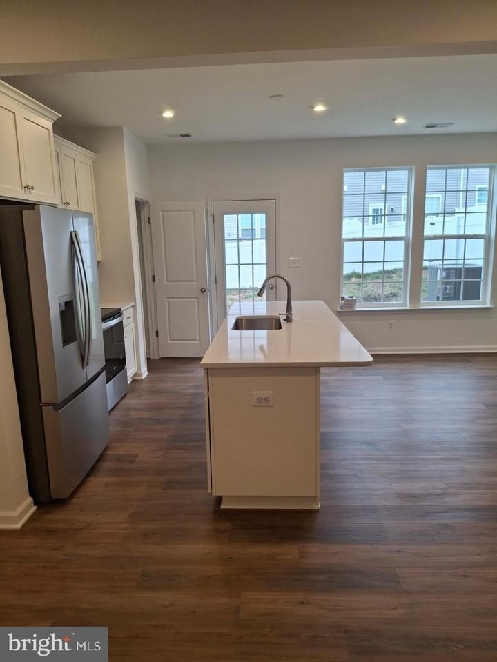 Slick Ter - Photo 2 of 22