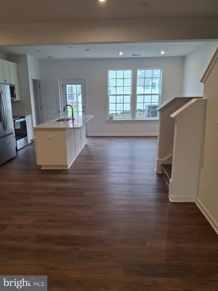 Slick Ter - Photo 3 of 22