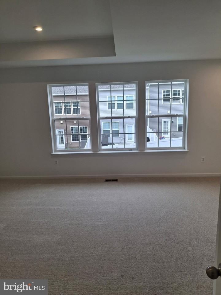 Slick Ter - Photo 5 of 22