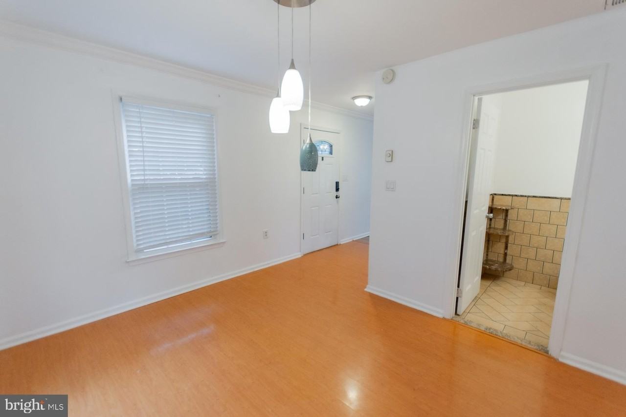 28 Newington Ct N - Photo 7 of 48