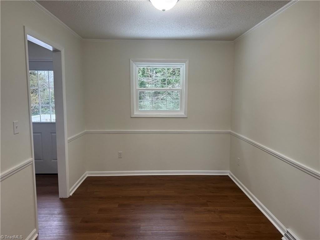 4501 Thomasville Rd - Photo 6 of 23