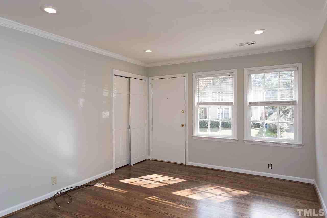 100 W Roanoke Park Dr - Photo 2 of 40