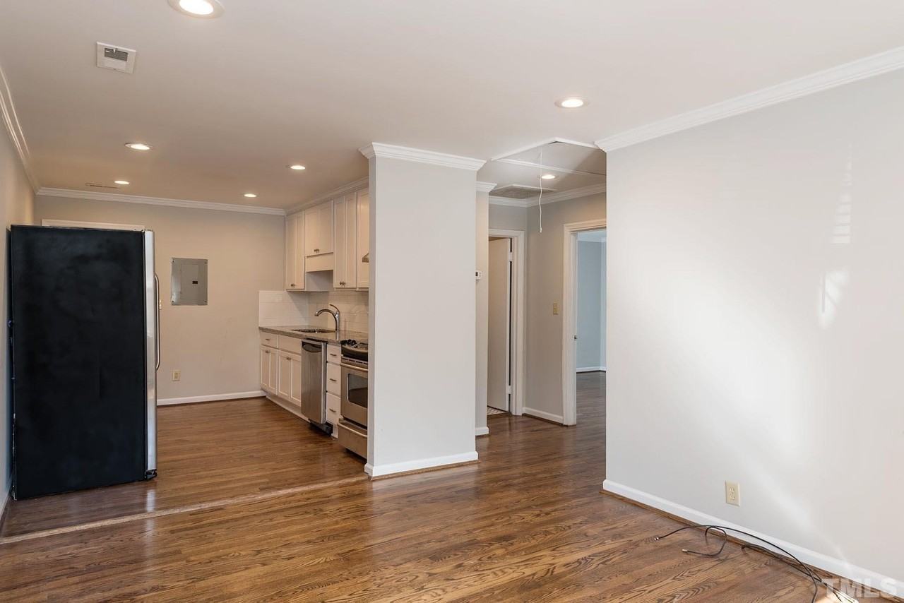 100 W Roanoke Park Dr - Photo 7 of 40