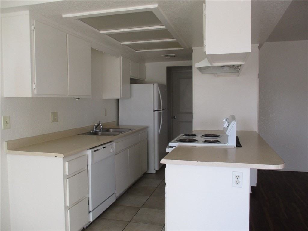 5090 La Calzada Unit A Drive - Photo 5 of 9