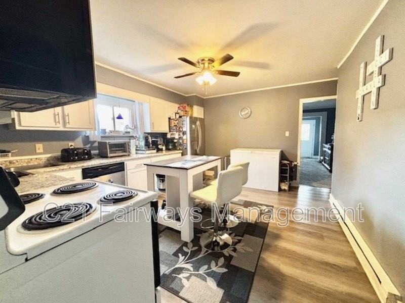 217 N Lincoln Ave #4 - Photo 5 of 26