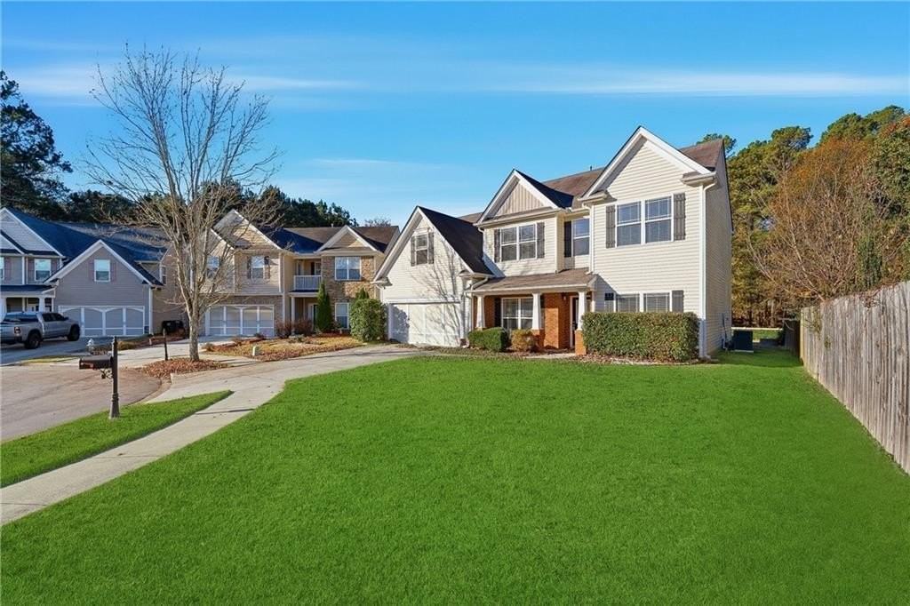 5670 Winter Bluff Way - Photo 2 of 33