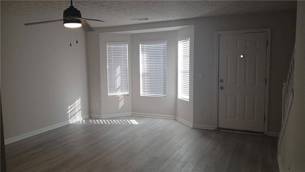 5677 Wind Gate Ln - Photo 5 of 27