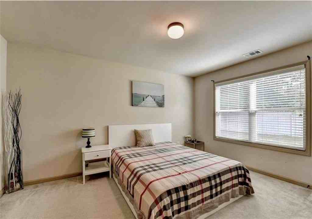 3248 Sag Harbor Ct - Photo 6 of 22