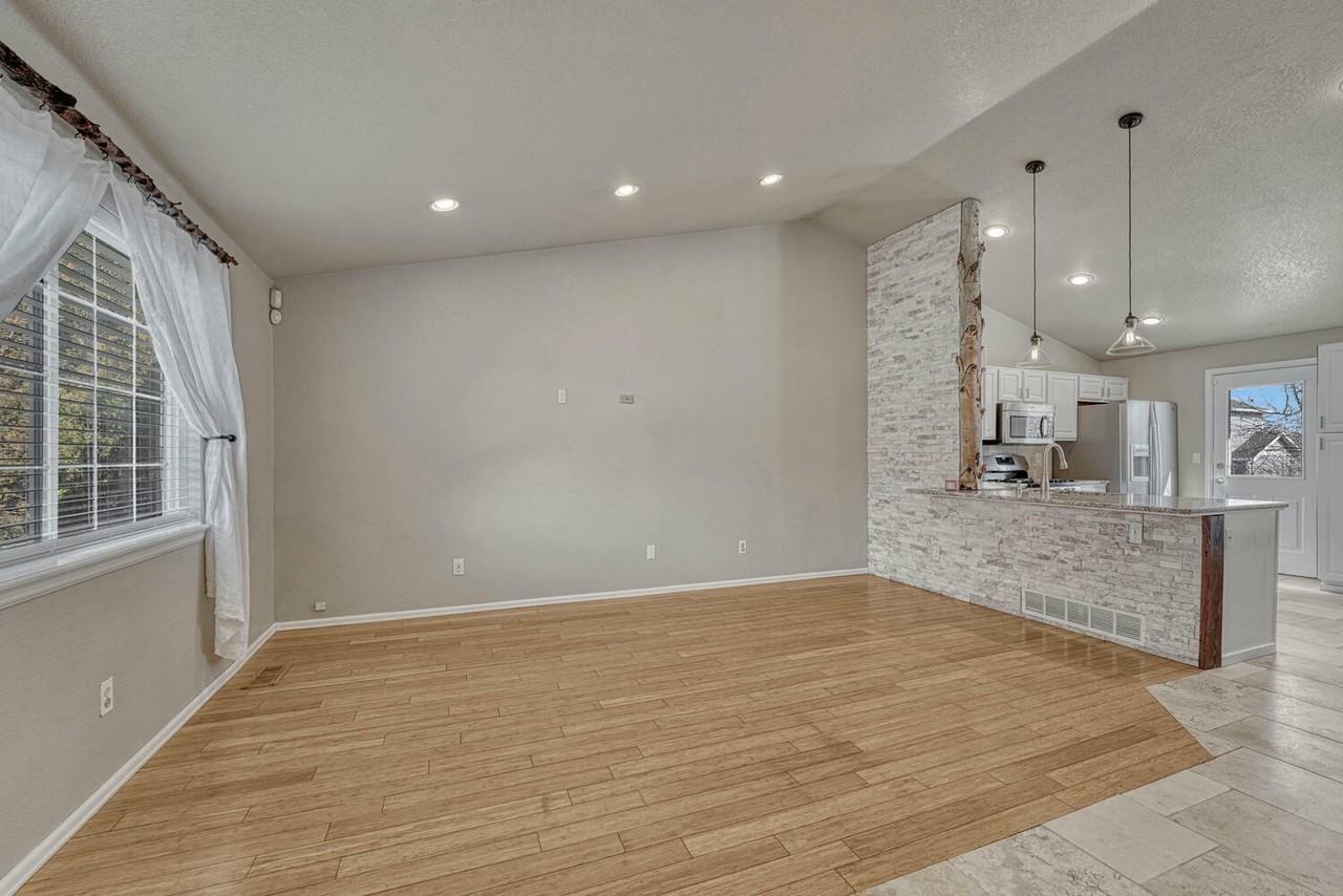 12724 Henson Creek St - Photo 6 of 36