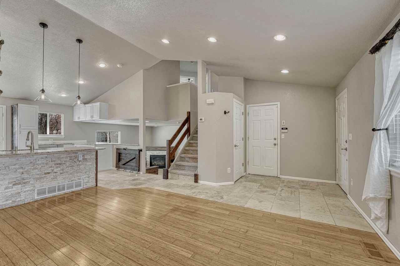 12724 Henson Creek St - Photo 7 of 36