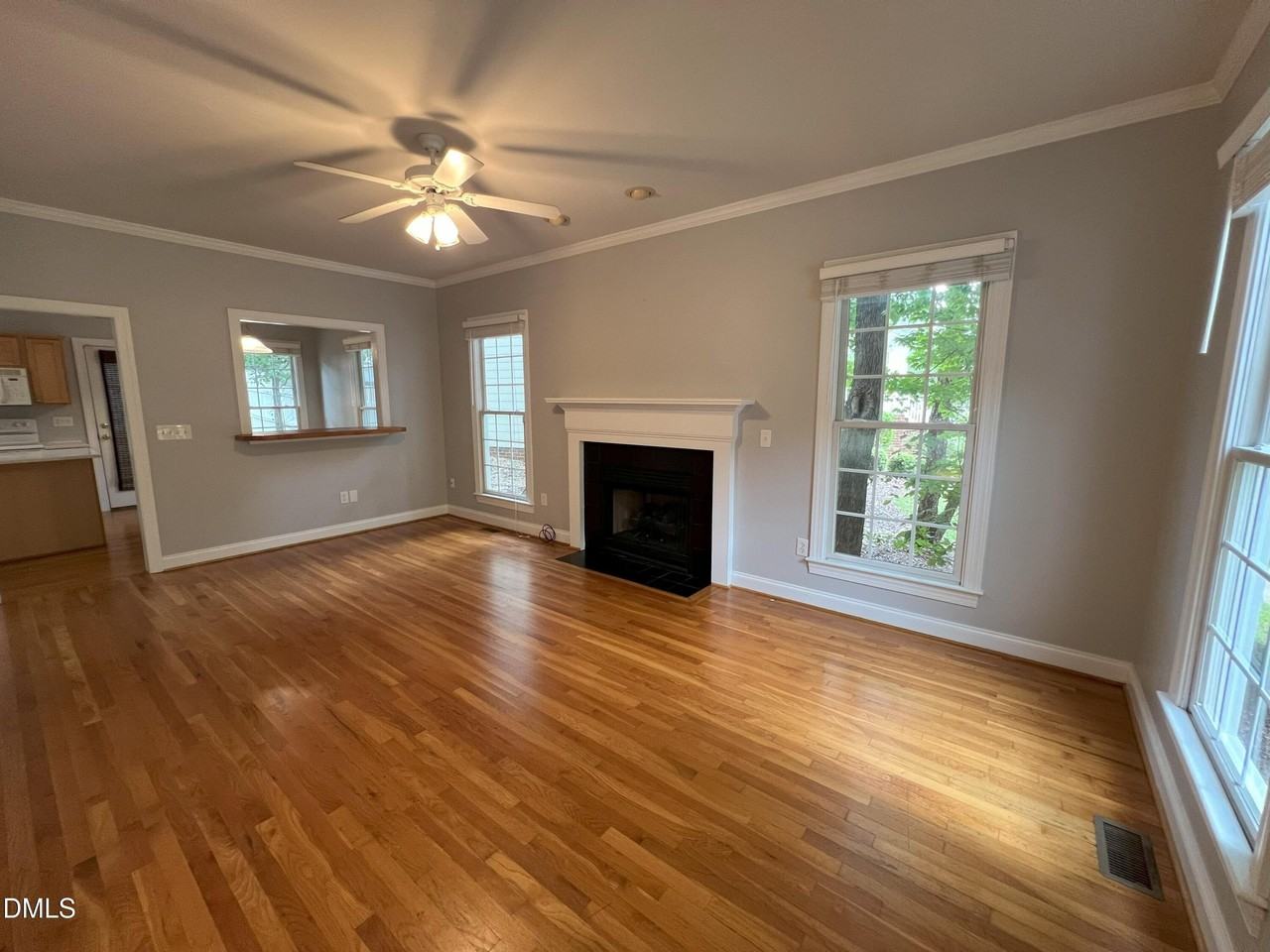 228 Kingsport Rd - Photo 4 of 37