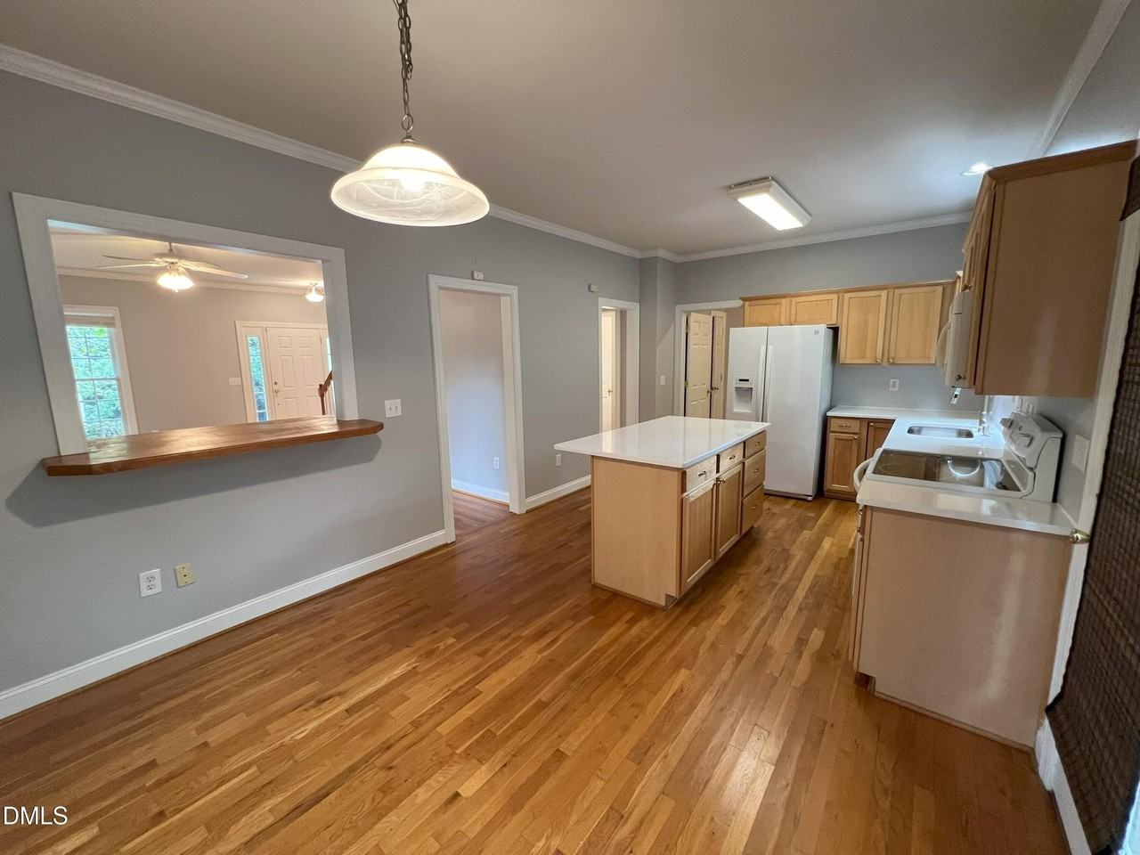 228 Kingsport Rd - Photo 7 of 37