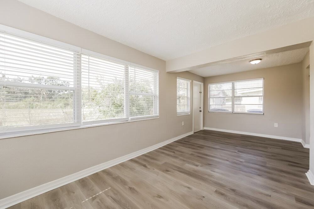 1412 Brookhill Dr - Photo 5 of 16