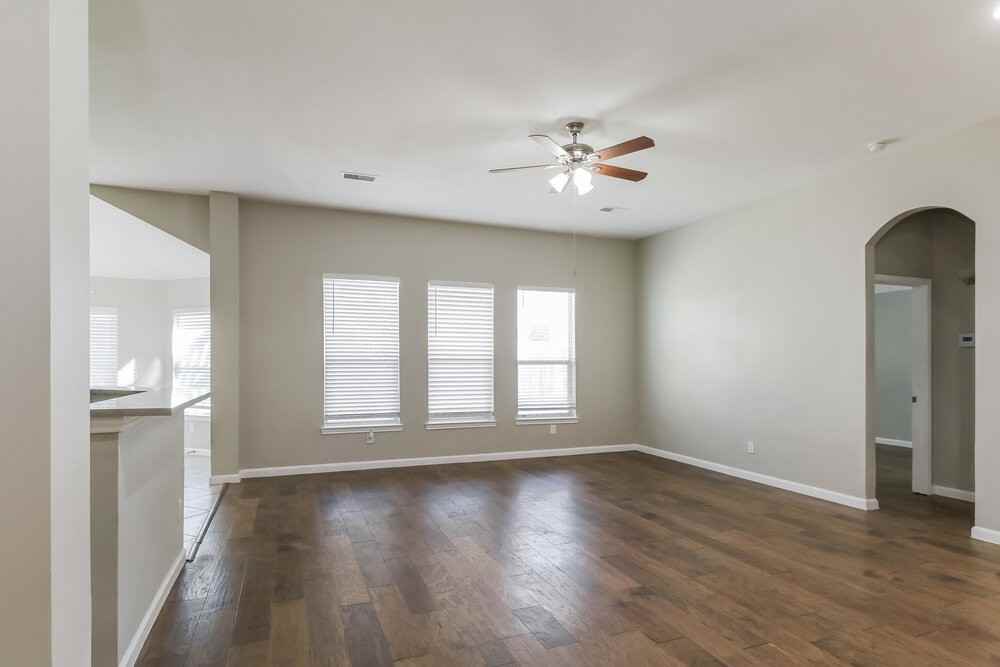 15830 Mossy Shores Ct - Photo 3 of 16