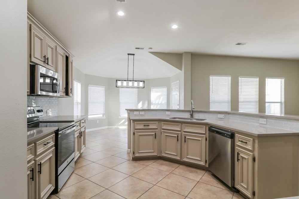 15830 Mossy Shores Ct - Photo 6 of 16