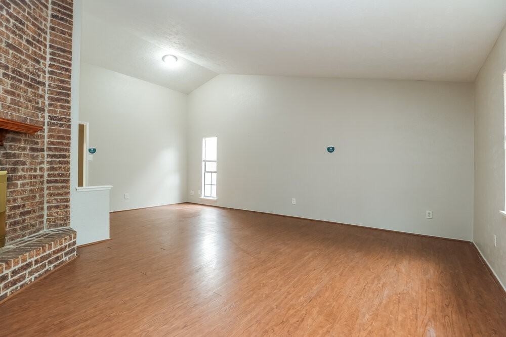 22730 Hawkwood Dr - Photo 3 of 16