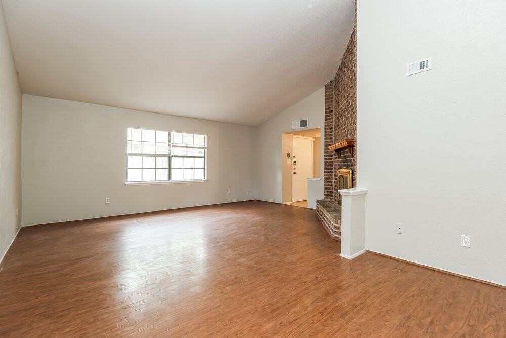 22730 Hawkwood Dr - Photo 5 of 16