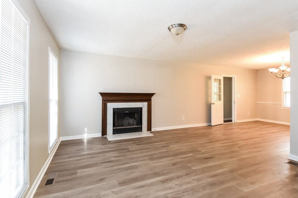 6390 Queens Rd - Photo 5 of 17