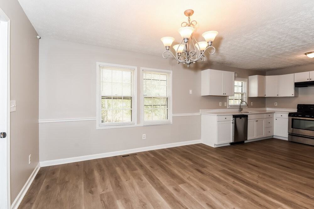 6390 Queens Rd - Photo 7 of 17