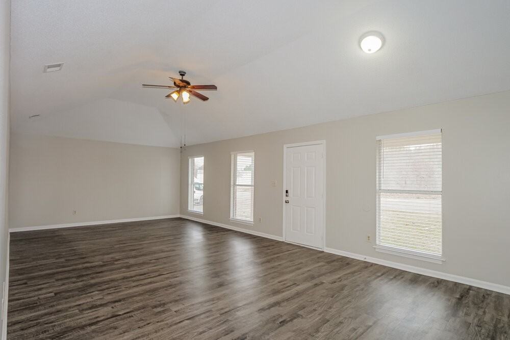 4339 Waverly Farms Rd - Photo 4 of 16