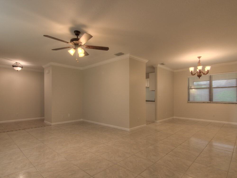 126 Waterway Rd - Photo 3 of 17