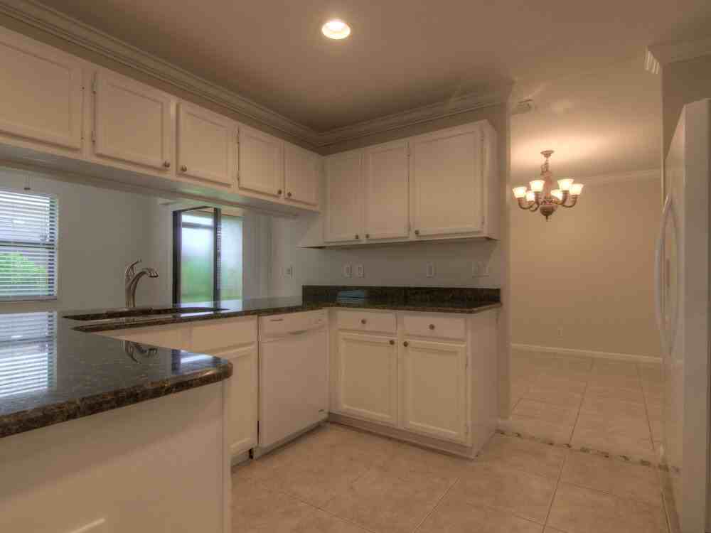 126 Waterway Rd - Photo 6 of 17