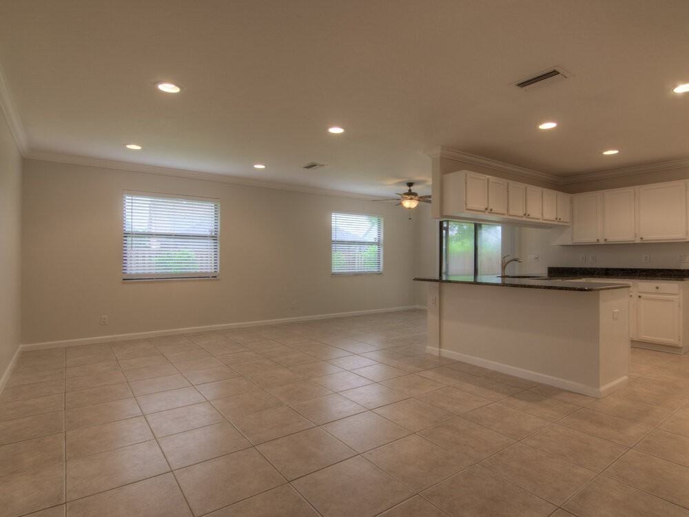 126 Waterway Rd - Photo 7 of 17