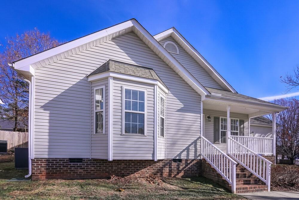 525 Groveton Trl - Photo 3 of 16