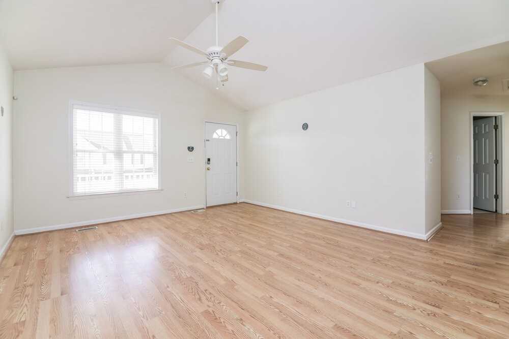 525 Groveton Trl - Photo 5 of 16