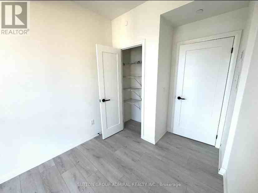 280 Dundas St W - Photo 2 of 14