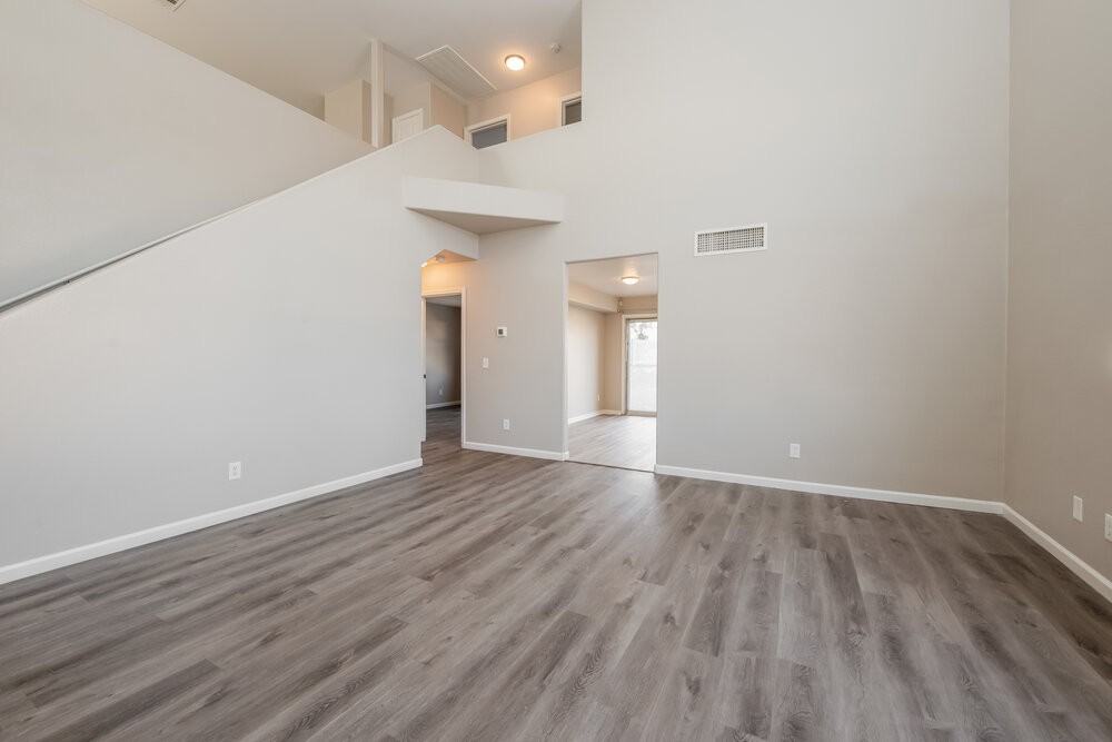 6101 Bardstown Dr - Photo 4 of 17