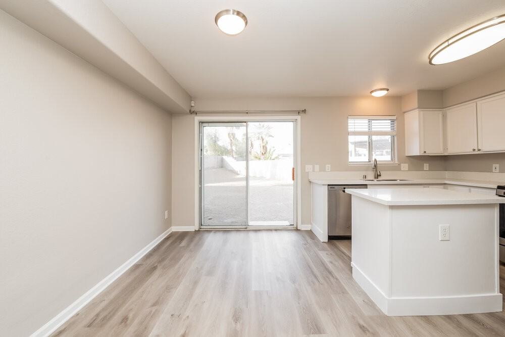 6101 Bardstown Dr - Photo 6 of 17