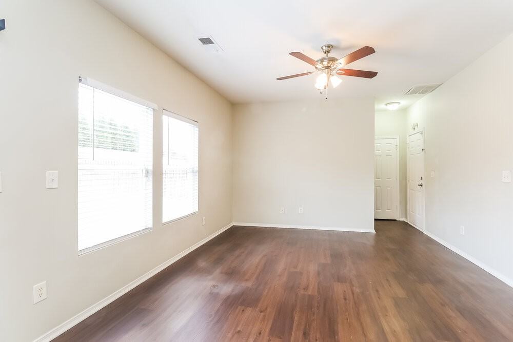 9606 Hollyburgh Ter - Photo 5 of 17