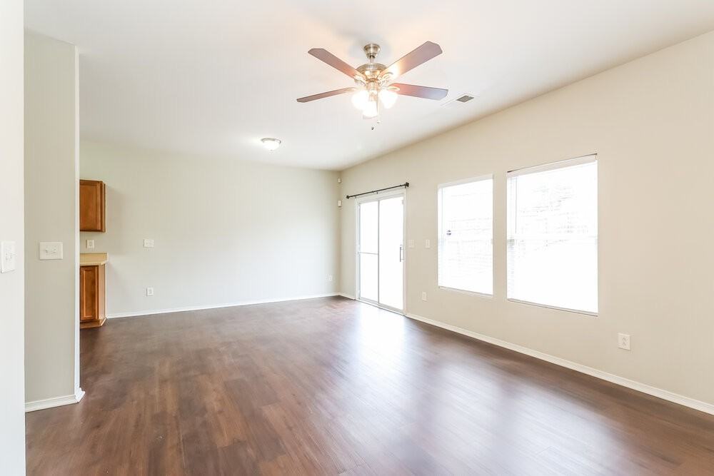 9606 Hollyburgh Ter - Photo 6 of 17