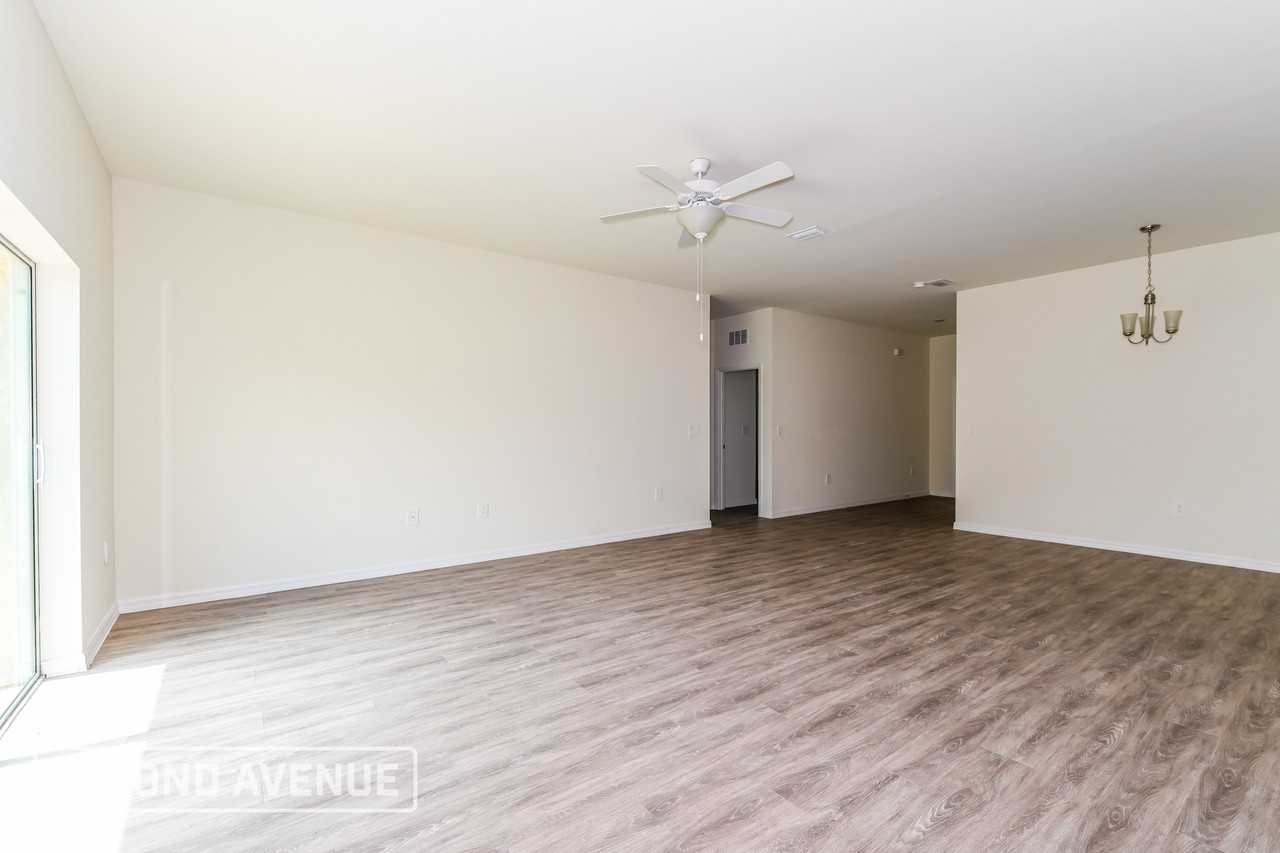 2230 Jeannin Dr - Photo 7 of 26