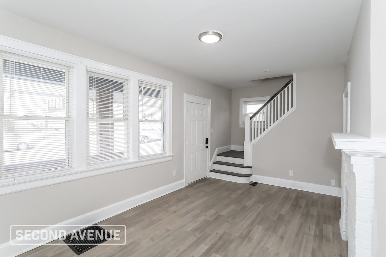 922 Wells St - Photo 3 of 25